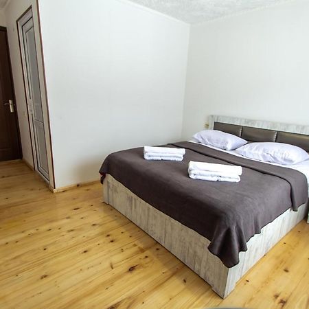 Katos Guesthouse Mestia Eksteriør billede